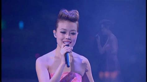 黃色 大門|容祖兒 JOEY YUNG《黃色大門》[Lyrics MV]